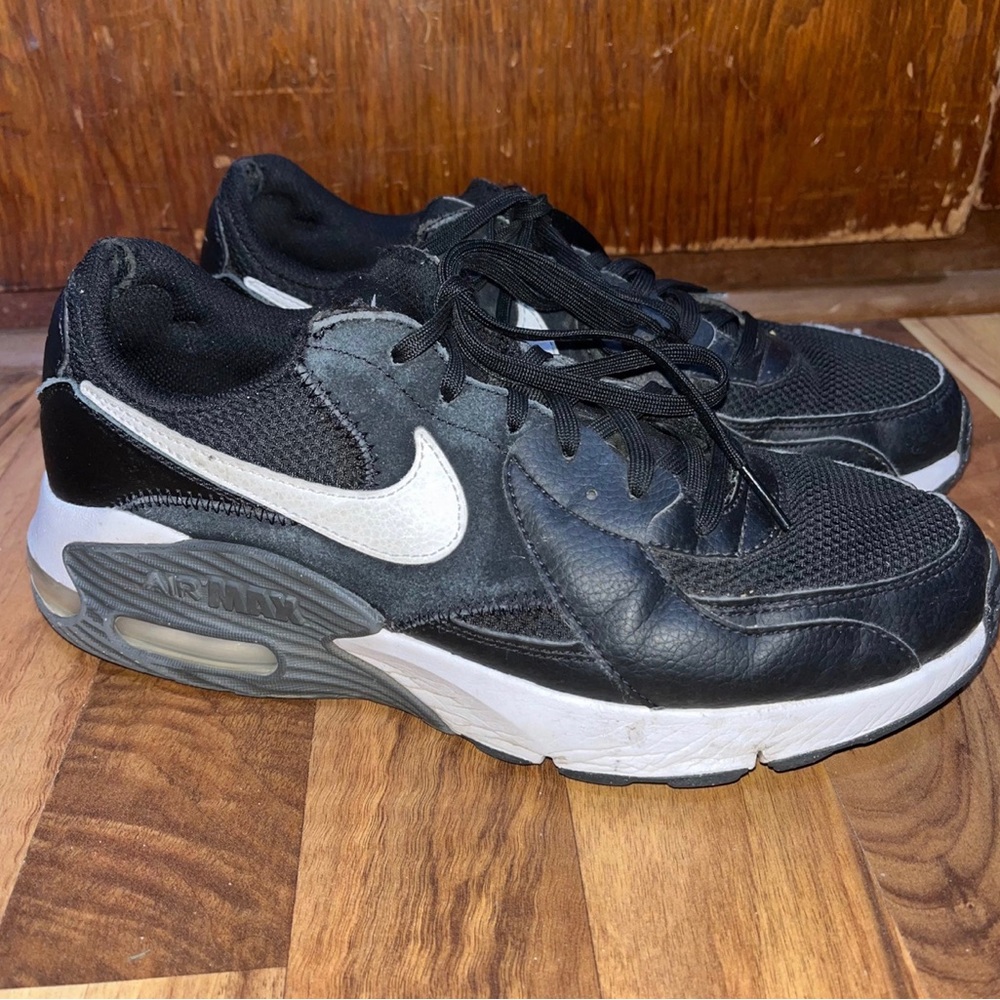 Women's Nike Air Max Excee Black/White-Dark Grey (CD5432 003) size 10